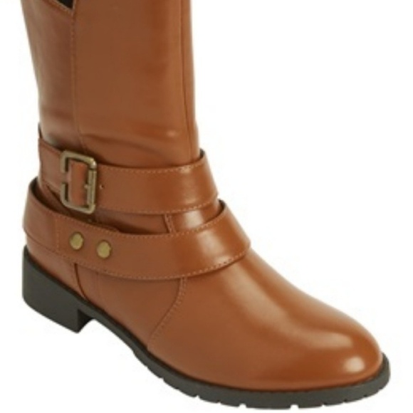 Roaman's Shoes - Brand new! 9WW Cognac Ankle Boots